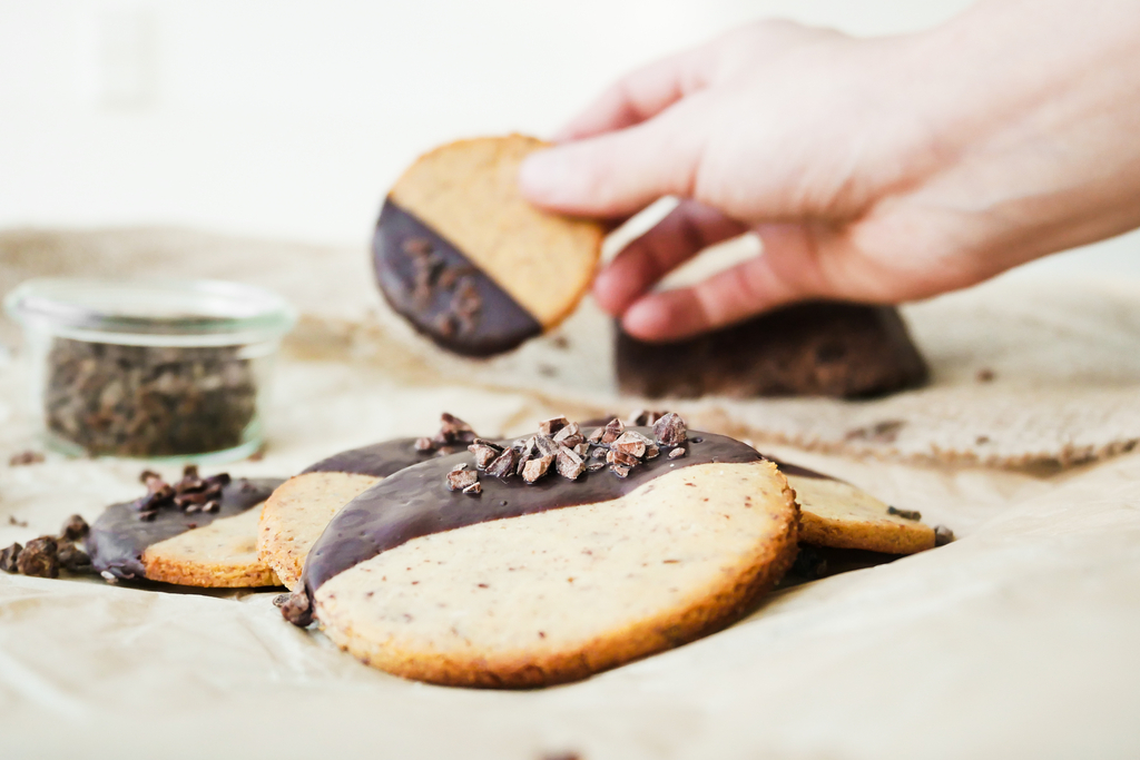 vegane und glutenfreie Kakao-Mandel-Kekse